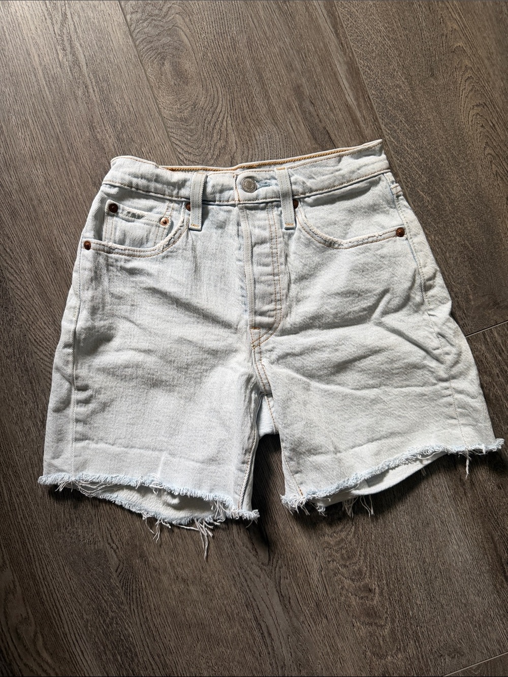 Levi's light denim Raw-Hem Shorts